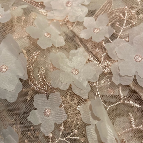 NWT 3D floral dress | Confête - Picture 4 of 4